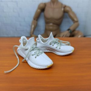 1/6 Sepatu Sneakers Yeezy Miniatur Light Gray