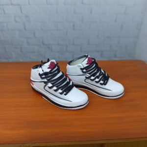 1/6 Sepatu Sneakers Nike Air Jordan 2 Miniatur