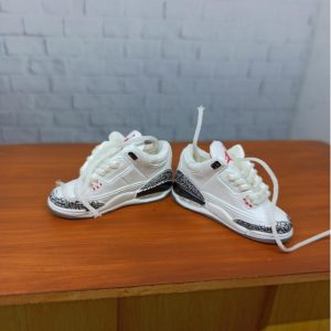 1/6 Sepatu Sneakers Nike Air Jordan 3 White Miniatur