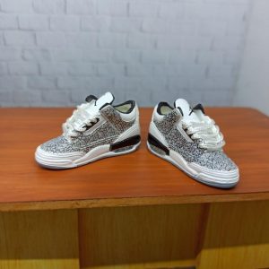 1/6 Sepatu Sneakers Nike Air Jordan 3 White Black Miniatur