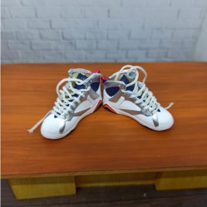 1/6 Sepatu Sneakers Nike Air Jordan 7 Miniatur