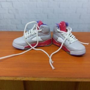 1/6 Sepatu Sneakers Nike Air Jordan 5 Gray Miniatur