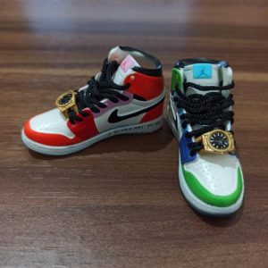 1/6 Sepatu Sneakers AJ1 Melody Ehsani miniatur