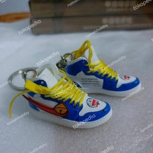 1/6 Sepatu Sneakers Nike Jordan 1 x Doraemon Miniature Figure