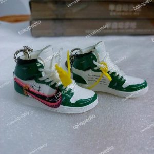 1/6 Sepatu Sneakers Nike Jordan 1 x Roronoa zoro one piece miniature